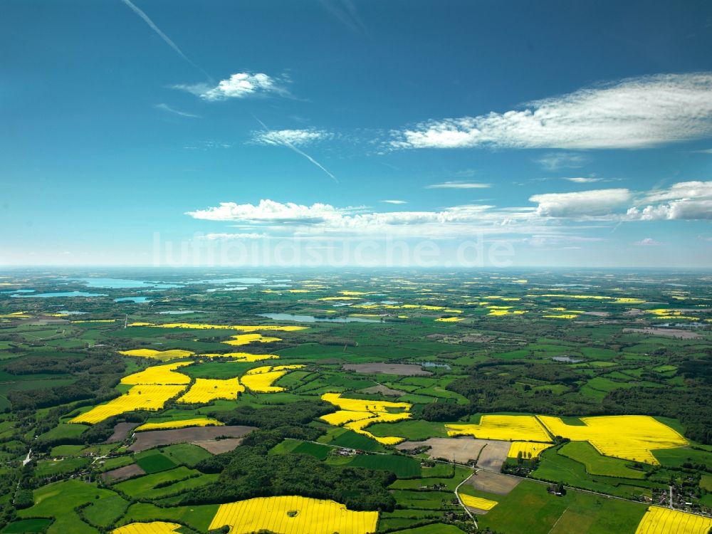 Luftaufnahme Plön - Landschaft und Panorama des Kreises Plön im Bundesland Schleswig-Holstein