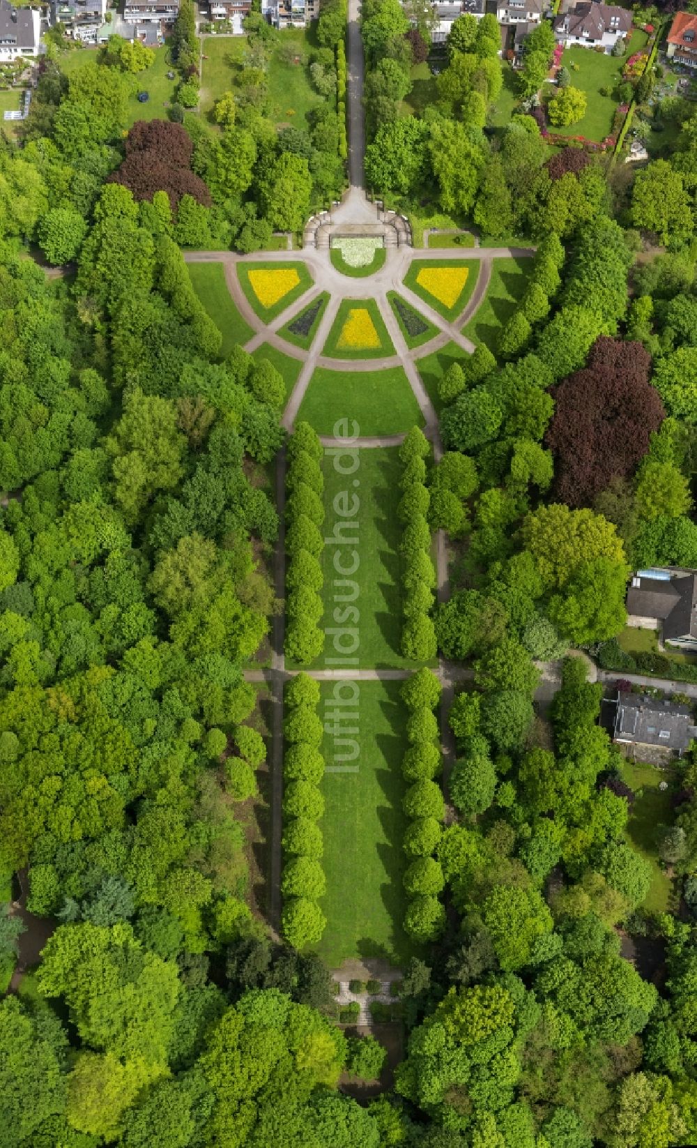 Luftaufnahme Gelsenkirchen - Landschaft des Schlosspark vom Schloss Berge in Gelsenkirchen im Bundesland Nordrhein-Westfalen