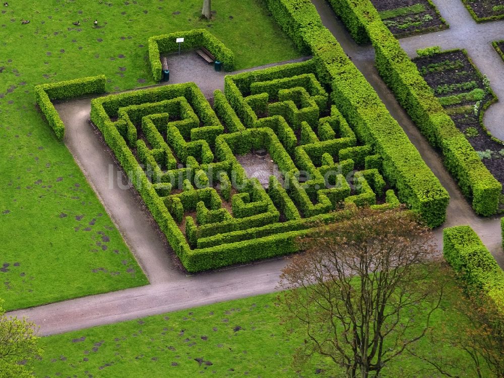 Gelsenkirchen von oben - Landschaft des Schlosspark vom Schloss Berge in Gelsenkirchen im Bundesland Nordrhein-Westfalen