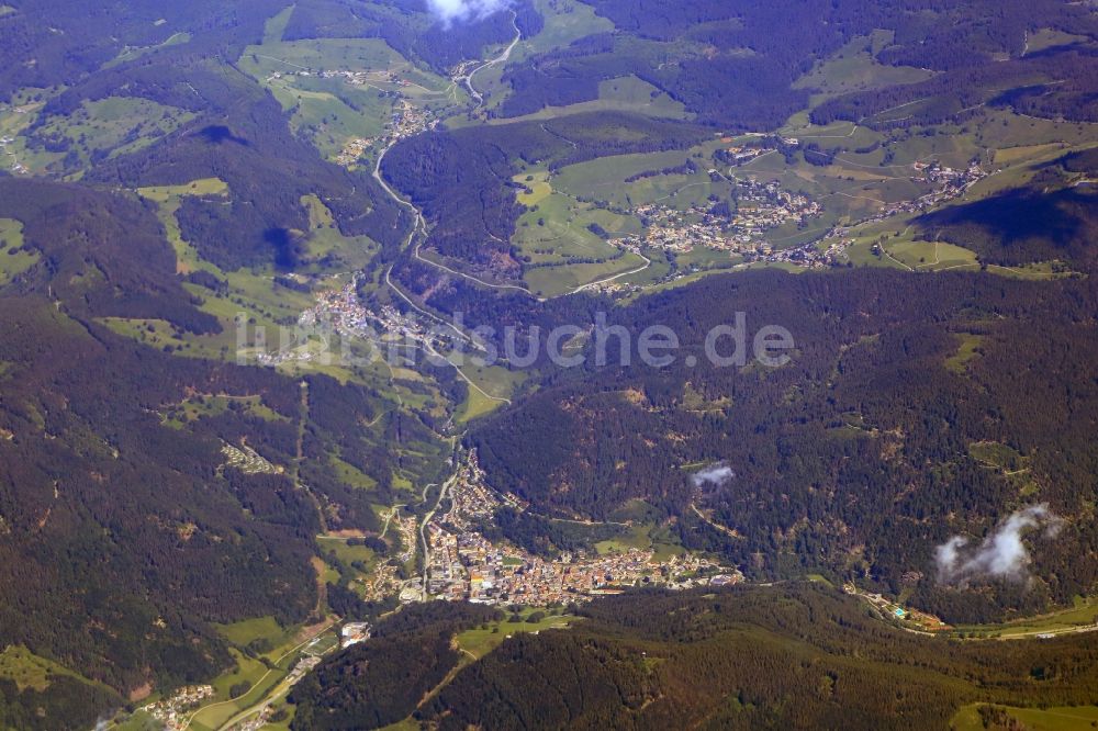 Todtnau aus der Vogelperspektive: Landschaft im Südschwarzwald und Ortsansicht von Todtnau im Bundesland Baden-Württemberg, Deutschland