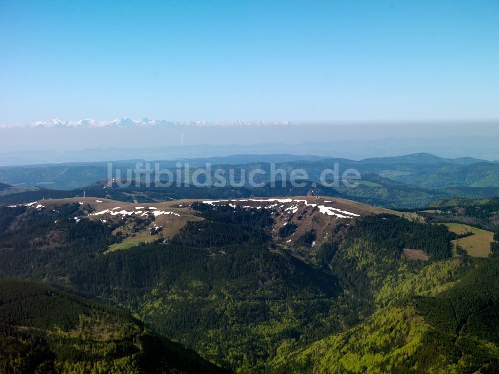 Luftbild Falkau - Landschaft vom Skigebiet und Wintersportzentrum Feldberg im Schwarzwald bei Falkau im Bundesland Baden-Württemberg