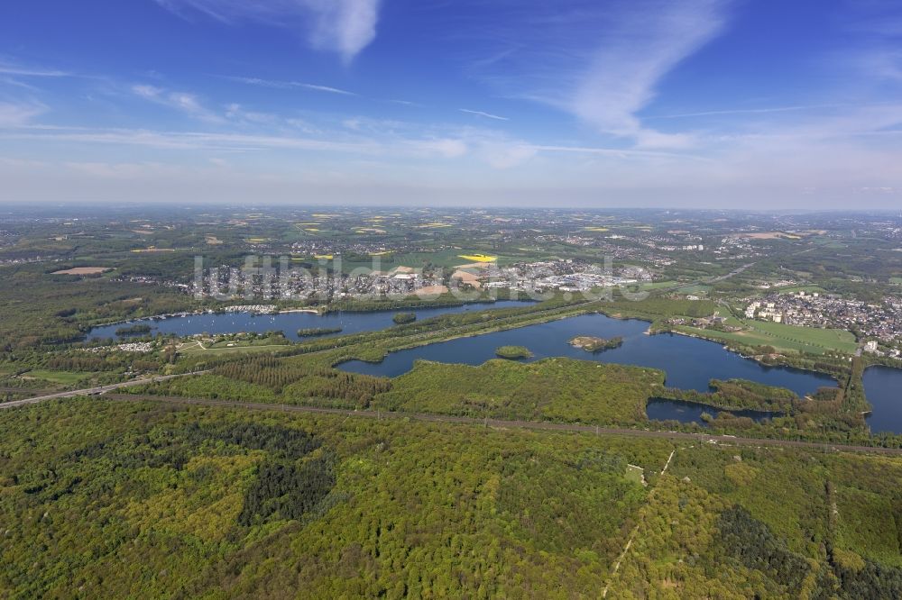 Unterbach aus der Vogelperspektive: Landschaft der Teiche am Menzelsee und Strandbad Nord bei Unterbach in Nordrhein-Westfalen