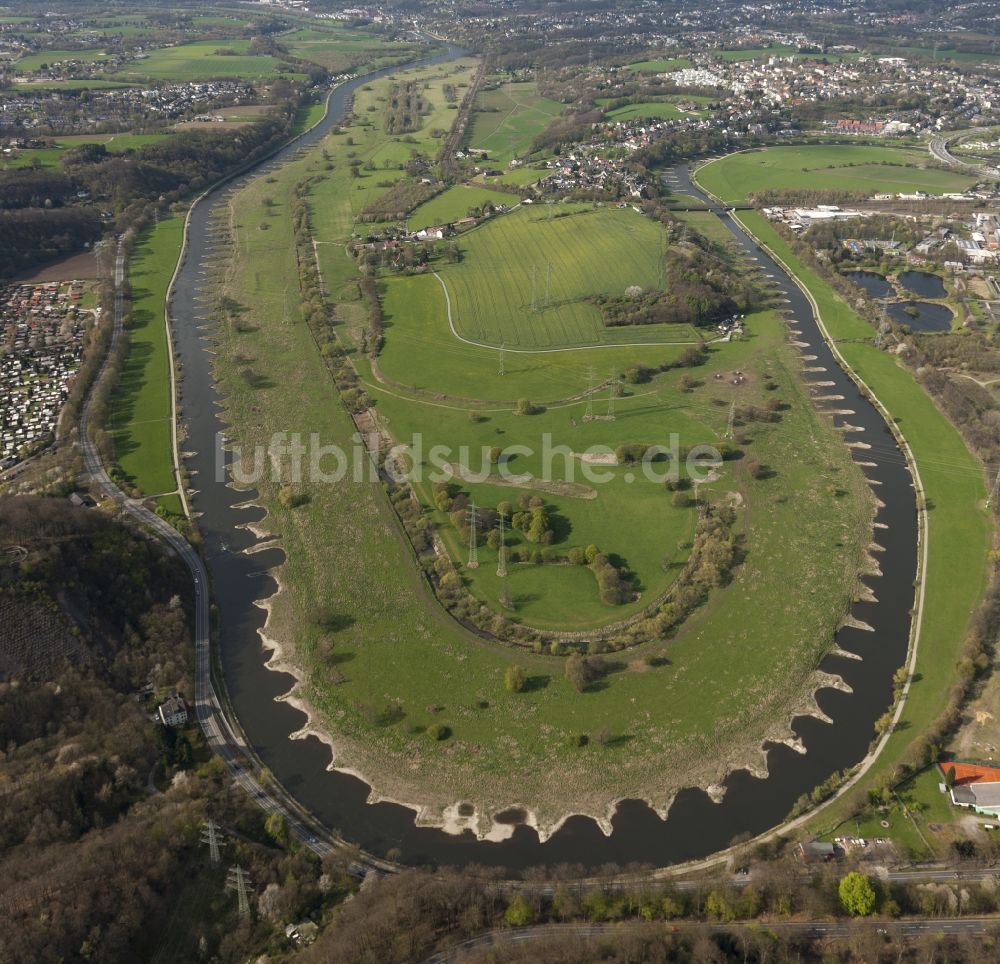 Luftaufnahme Hattingen - Landschaft am Ufer der Ruhrschleife an der Nierenhofer Strasse in Hattingen in Nordrhein-Westfalen