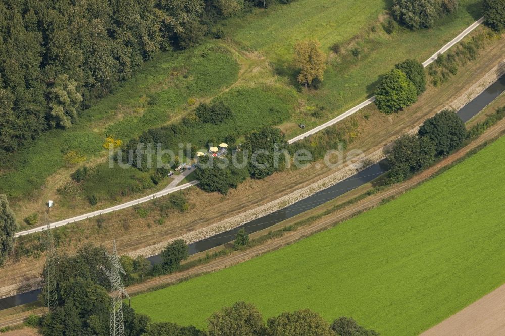 Castrop-Rauxel aus der Vogelperspektive: Landschaft vom Verlauf des Fluß es Emscher bei Castrop-Rauxel im Bundesland Nordrhein-Westfalen