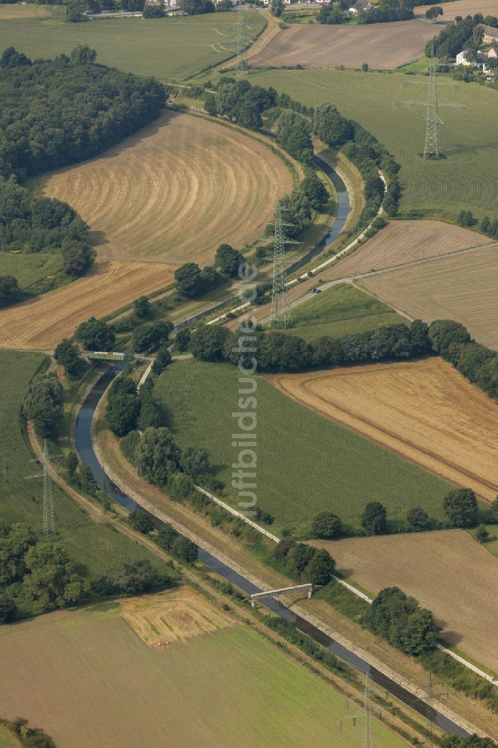 Luftbild Castrop-Rauxel - Landschaft vom Verlauf des Fluß es Emscher bei Castrop-Rauxel im Bundesland Nordrhein-Westfalen