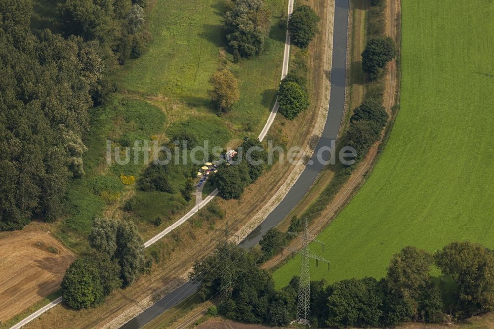 Castrop-Rauxel aus der Vogelperspektive: Landschaft vom Verlauf des Fluß es Emscher bei Castrop-Rauxel im Bundesland Nordrhein-Westfalen