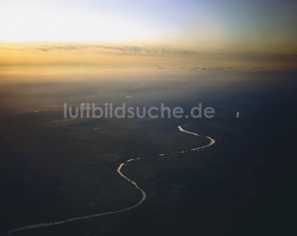 SCHELINGEN von oben - Landschaften des Kaiserstuhl s, einem hohes Mittelgebirge im Südwesten von Baden-Württemberg