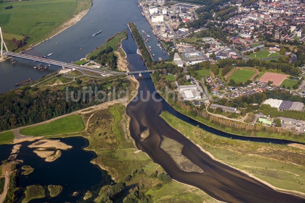 Wesel von oben - Landschaften der neu gestalteten Lippemündung in den Flußverlauf des Rhein bei Wesel im Bundesland Nordrhein-Westfalen