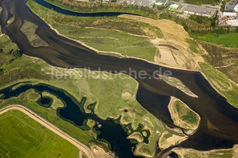 Luftbild Wesel - Landschaften der neu gestalteten Lippemündung in den Flußverlauf des Rhein bei Wesel im Bundesland Nordrhein-Westfalen