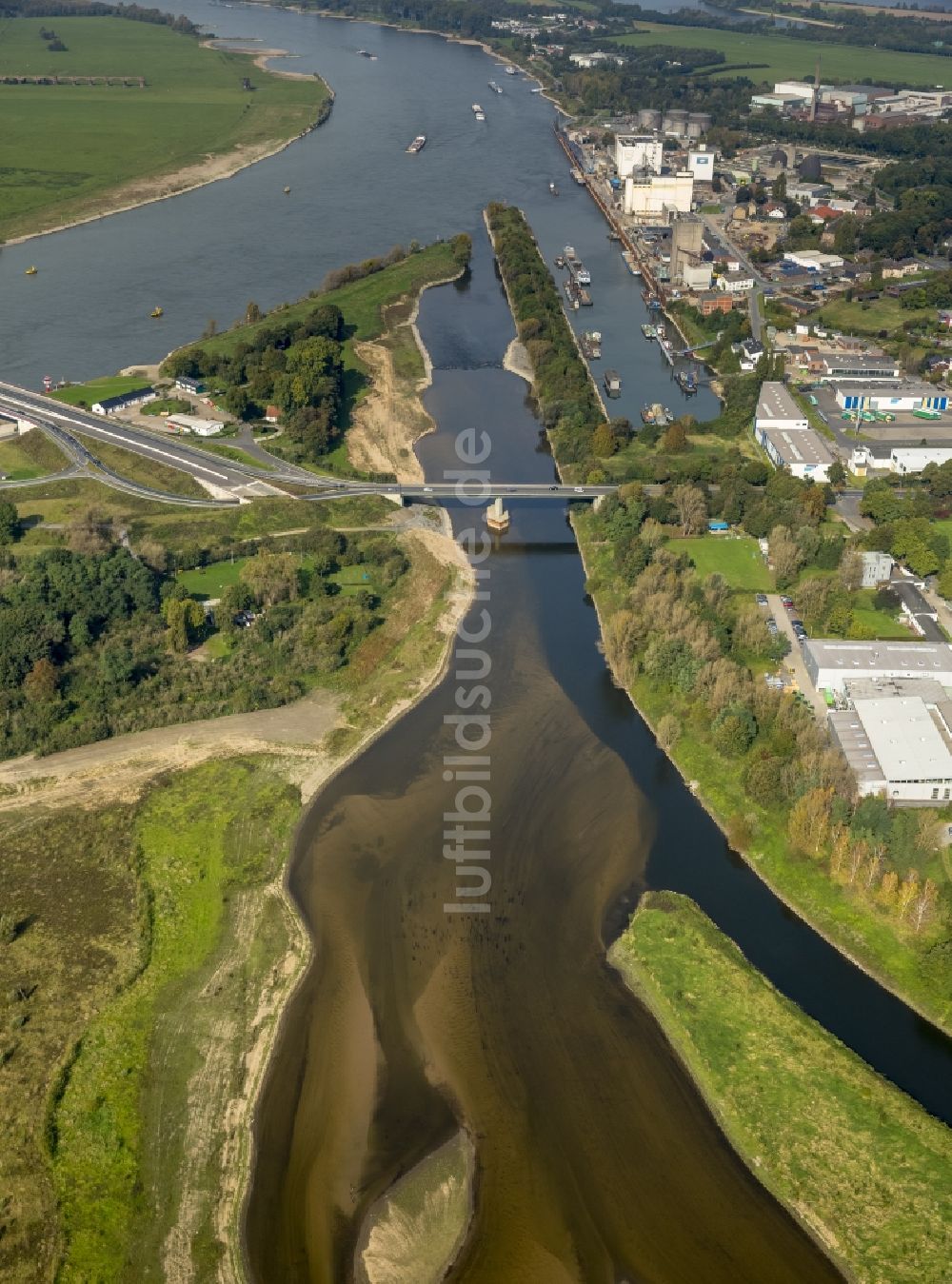 Wesel aus der Vogelperspektive: Landschaften der neu gestalteten Lippemündung in den Flußverlauf des Rhein bei Wesel im Bundesland Nordrhein-Westfalen