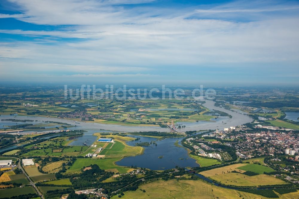 Luftbild Wesel - Landschaften der neu gestalteten Lippemündung in den Flußverlauf des Rhein bei Wesel im Bundesland Nordrhein-Westfalen