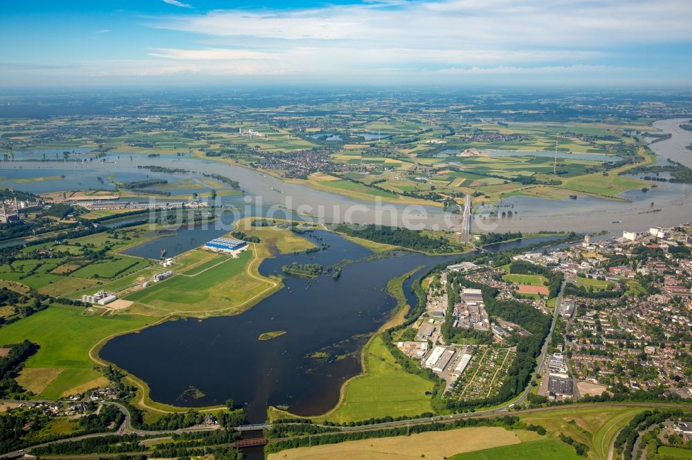 Luftaufnahme Wesel - Landschaften der neu gestalteten Lippemündung in den Flußverlauf des Rhein bei Wesel im Bundesland Nordrhein-Westfalen