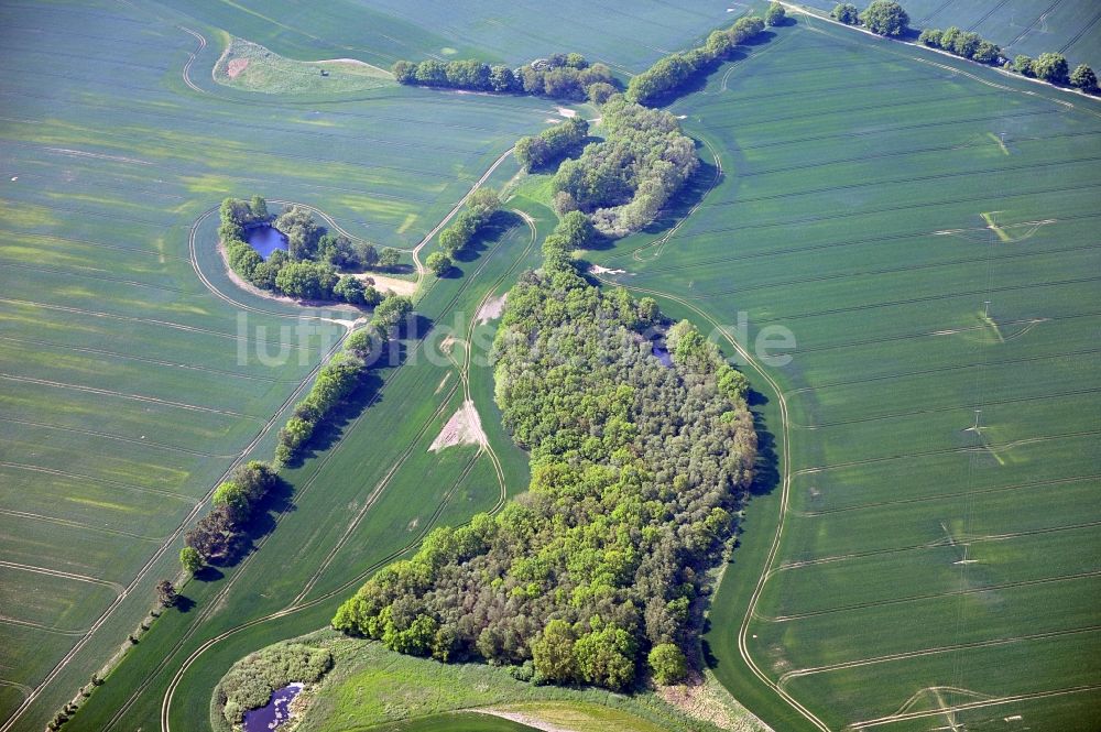 Luftaufnahme Breest - Landschaftskunst bei Breest in Mecklenburg-Vorpommern