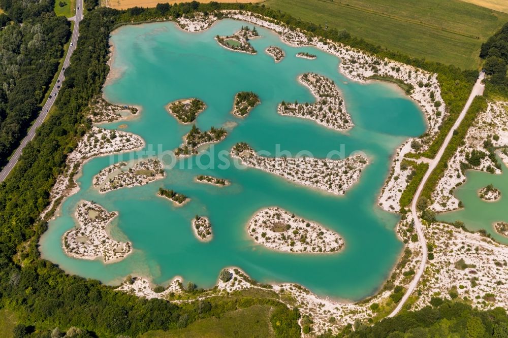 Beckum aus der Vogelperspektive: Landschaftsschutzgebiet Dyckerhoffsee - Blaue Lagune in Beckum im Bundesland Nordrhein-Westfalen, Deutschland