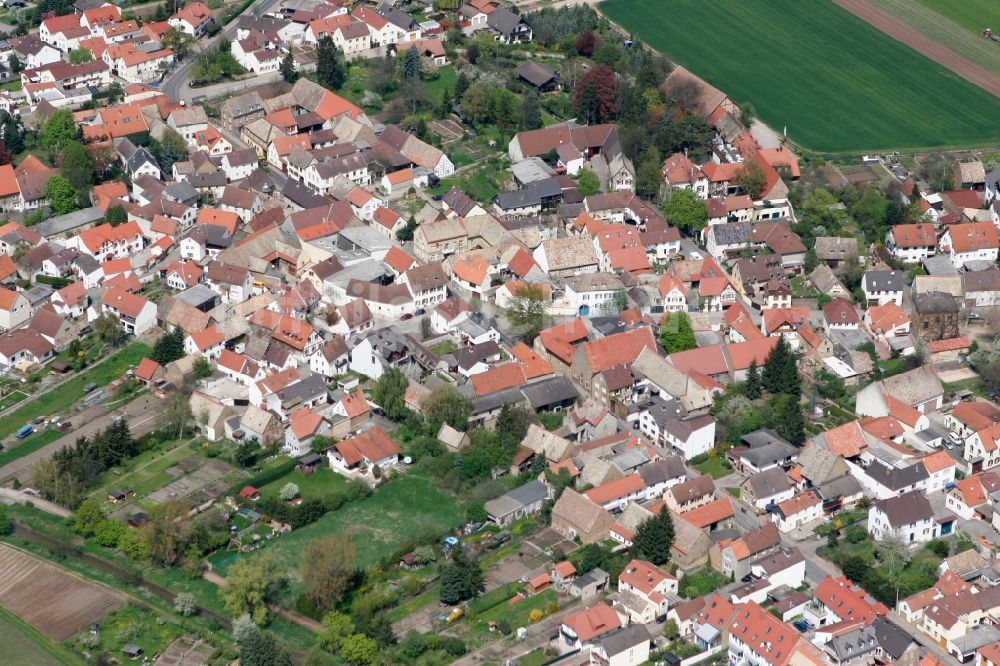 Selzen von oben - Landstädtische Gemeinde in Selzen im Bundesland Rheinland-Pfalz