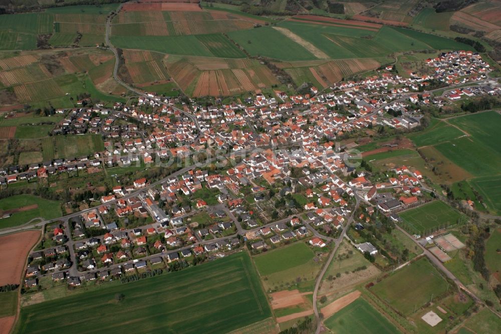 Weinsheim aus der Vogelperspektive: Landstädtische Gemeinde in Weinsheim im Bundesland Rheinland-Pfalz