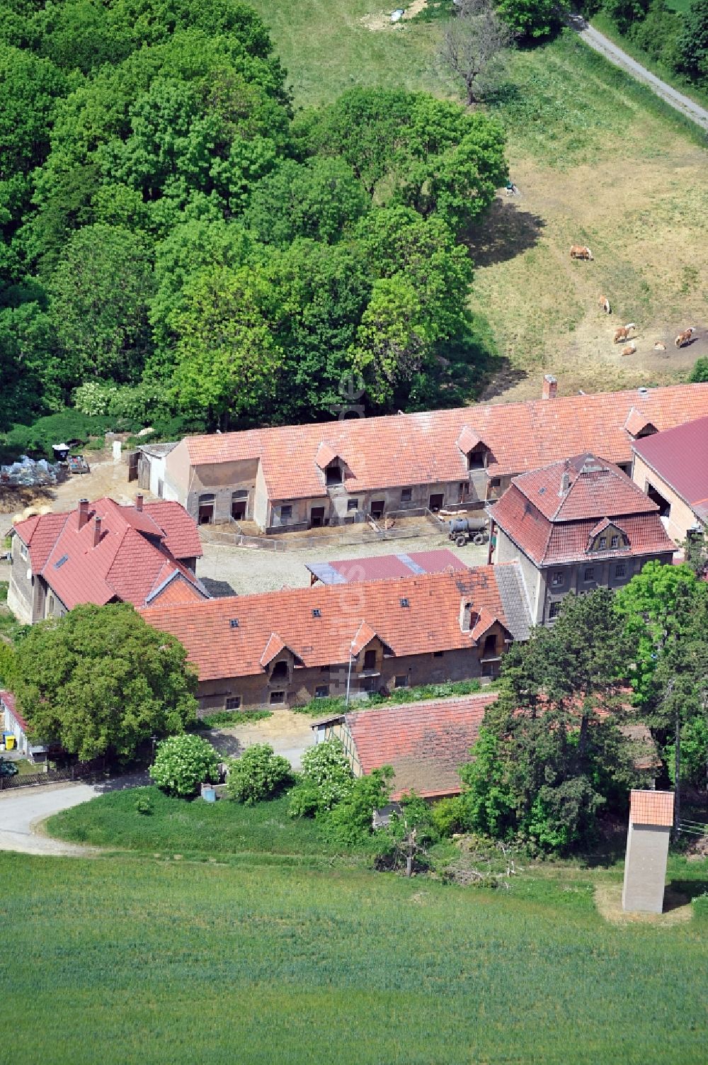 Katharinenberg von oben - Landwirtschaftsbetrieb bei Schierschwende in Thüringen