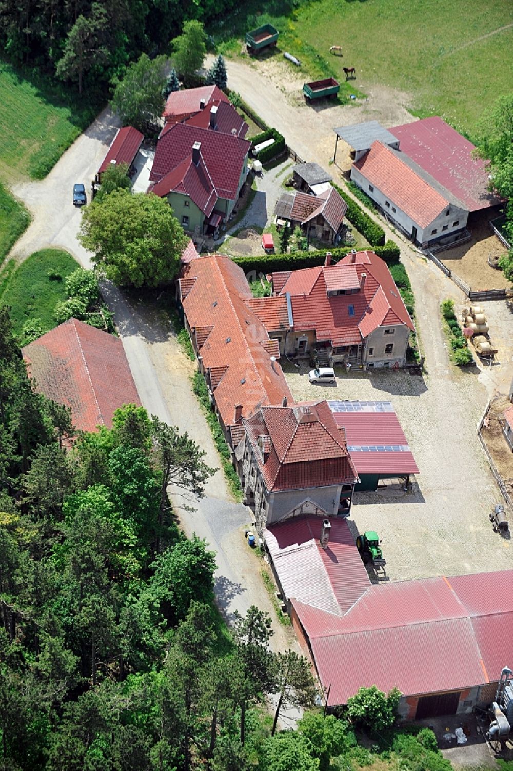 Luftaufnahme Katharinenberg - Landwirtschaftsbetrieb bei Schierschwende in Thüringen