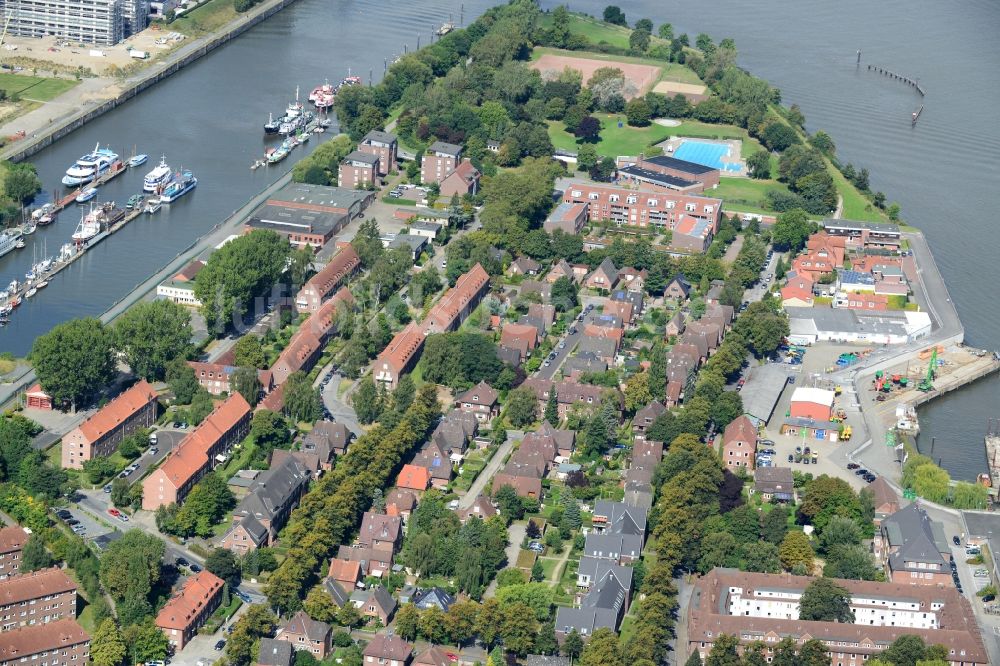 Hamburg von oben - Landzunge zwischen Steendiekkanal und Köhlfleet in Hamburg-Finkenwerder