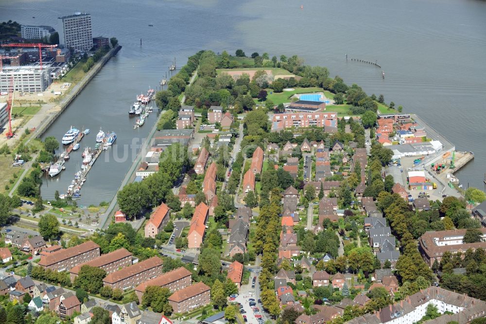 Luftaufnahme Hamburg - Landzunge zwischen Steendiekkanal und Köhlfleet in Hamburg-Finkenwerder