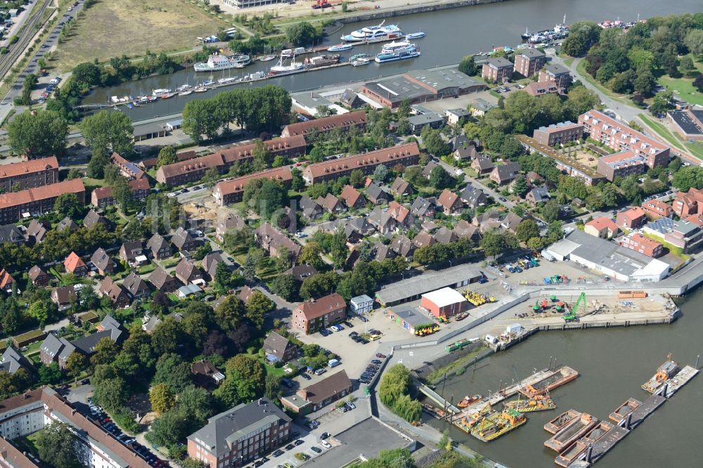 Hamburg von oben - Landzunge zwischen Steendiekkanal und Köhlfleet in Hamburg-Finkenwerder