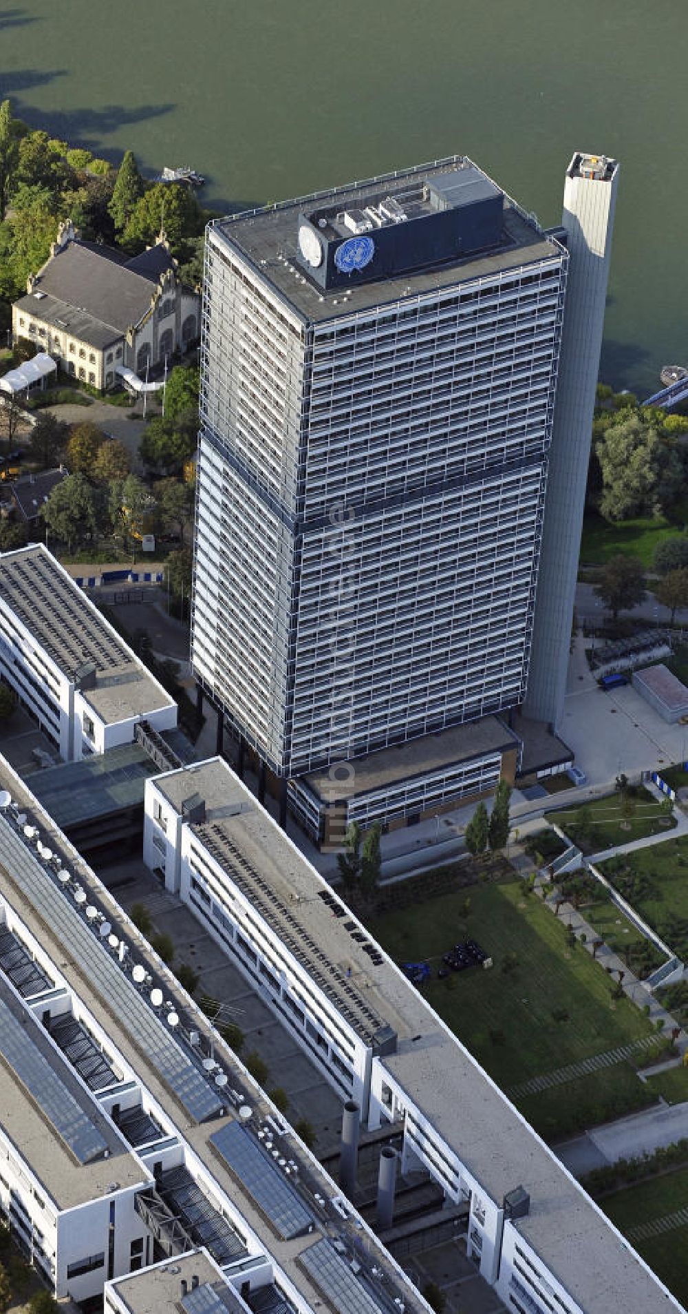 Bonn aus der Vogelperspektive: Langer Eugen auf dem UN-Campus Bonn