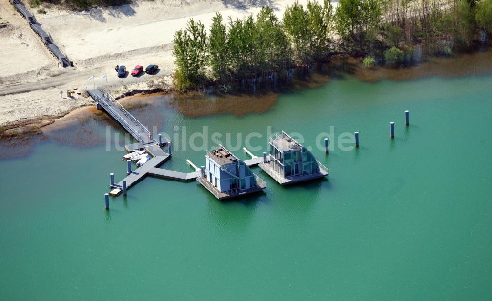 Geierswalde aus der Vogelperspektive: Lausitz Resort - Schwimmende Häuser am Geierswalder See in Sachsen