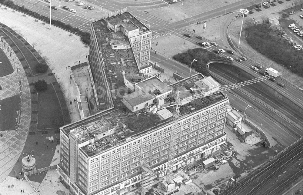 Berlin aus der Vogelperspektive: LBA vom Berliner Fernsehturm aus Berolina Haus 10.02.1993