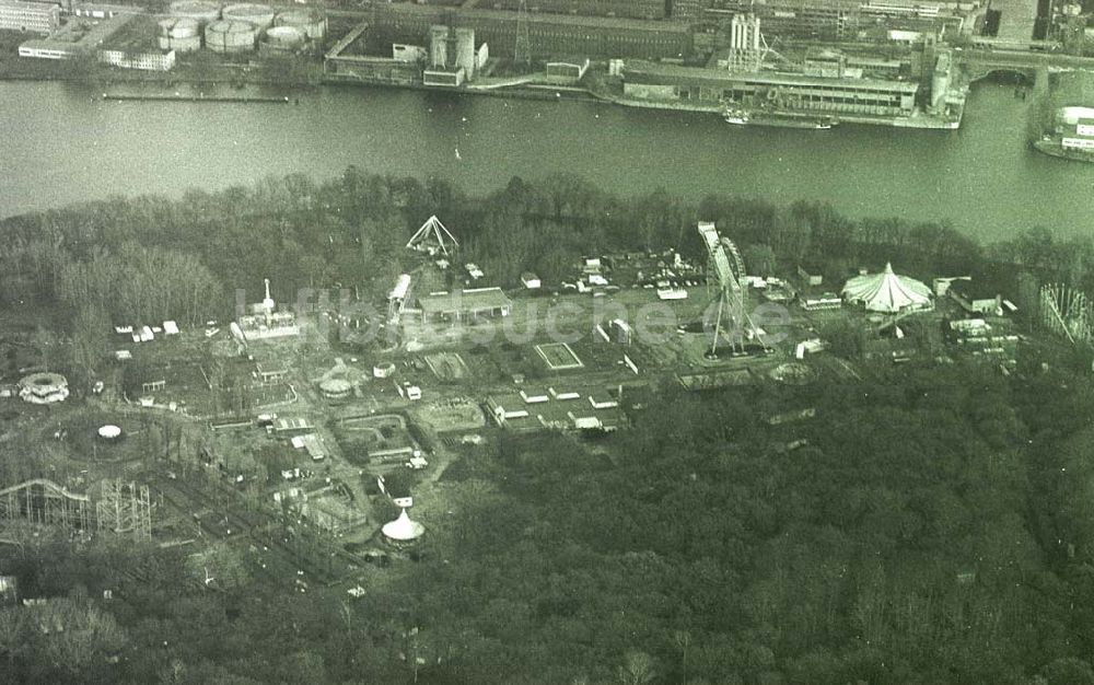 Berlin - Treptow aus der Vogelperspektive: LBA Treptower Park (Binnenschifffahrt, Weißeflotte