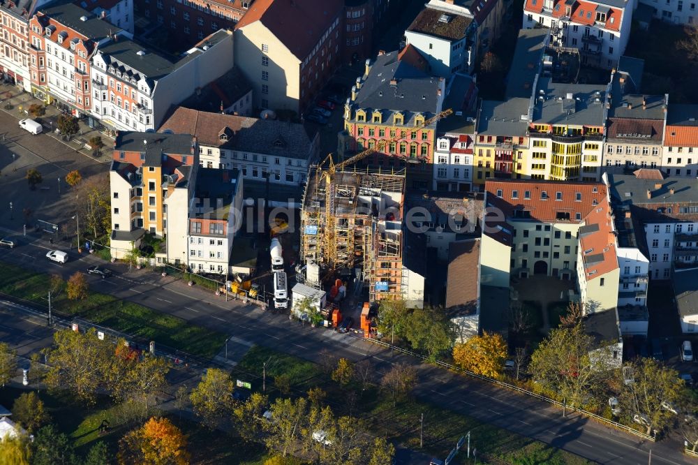 Berlin aus der Vogelperspektive: Lückenbebauung entlang der Mehrfamilienhaus- Wohnhaus- Siedlung Müggelheimer Straße - Grünstraße im Ortsteil Köpenick in Berlin, Deutschland