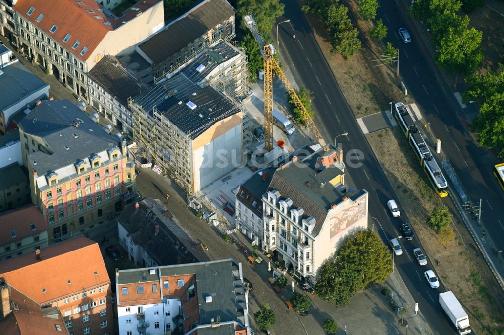 Berlin von oben - Lückenbebauung entlang der Mehrfamilienhaus- Wohnhaus- Siedlung Müggelheimer Straße - Grünstraße im Ortsteil Köpenick in Berlin, Deutschland