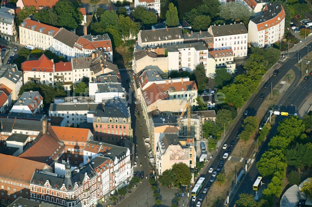 Luftbild Berlin - Lückenbebauung entlang der Mehrfamilienhaus- Wohnhaus- Siedlung Müggelheimer Straße - Grünstraße im Ortsteil Köpenick in Berlin, Deutschland