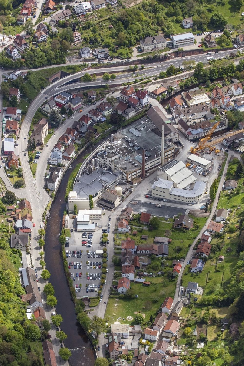 Neuenbürg aus der Vogelperspektive: Lebensmittel- Hersteller Herbstreith & Fox GmbH & Co. KG in Neuenbürg im Bundesland Baden-Württemberg, Deutschland