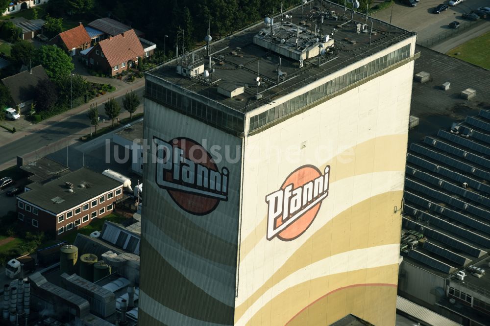 Cloppenburg aus der Vogelperspektive: Lebensmittel- Hersteller Pfanni der Emsland Food GmbH in Cloppenburg im Bundesland Niedersachsen, Deutschland