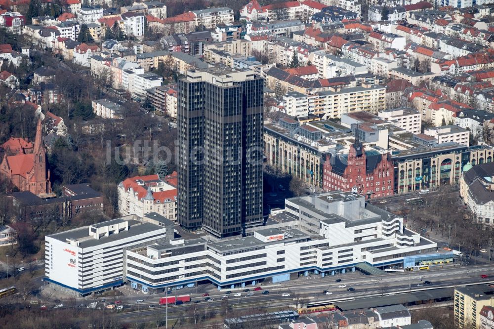 Luftbild Berlin - Leer stehendes Hochhaus Steglitzer Kreisel in Berlin- Steglitz