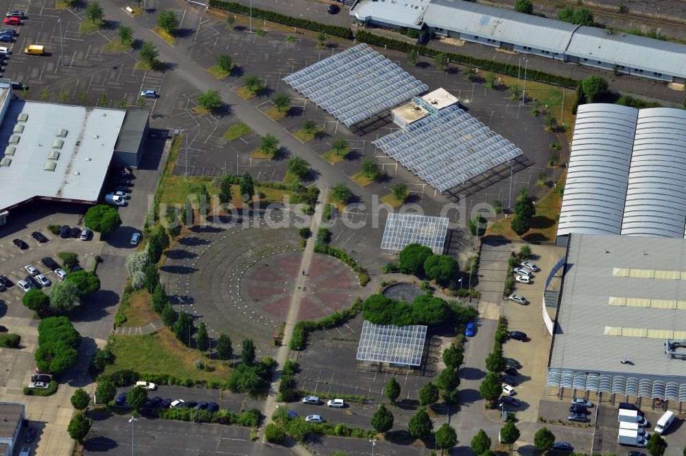 Hoppegarten aus der Vogelperspektive: Leerstehende Außenflächen im Carena Autopark Hoppegarten im Bundesland Brandenburg