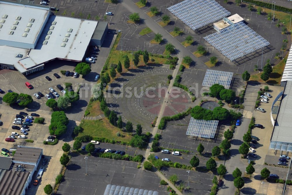 Luftbild Hoppegarten - Leerstehende Außenflächen im Carena Autopark Hoppegarten im Bundesland Brandenburg