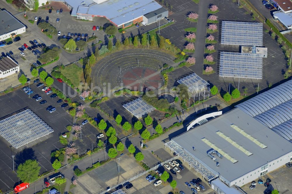 Luftbild Hoppegarten - Leerstehende Außenflächen im Carena Autopark Hoppegarten im Bundesland Brandenburg