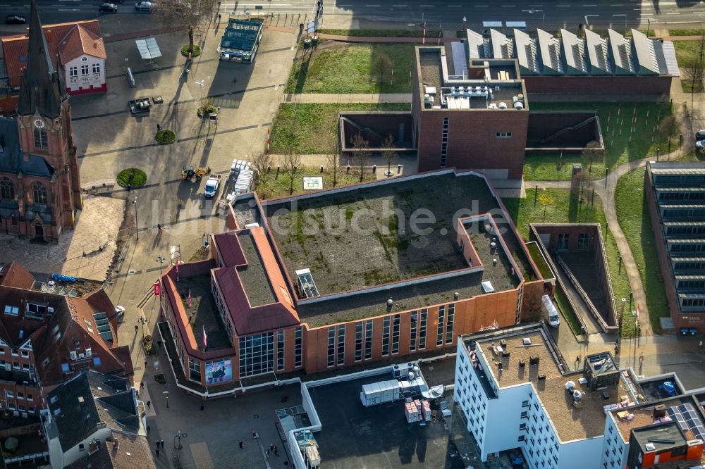 Herne von oben - Leerstehendes ehemaliges Kaufhaus- Gebäude der Adler Modemärkte AG in Herne im Bundesland Nordrhein-Westfalen, Deutschland