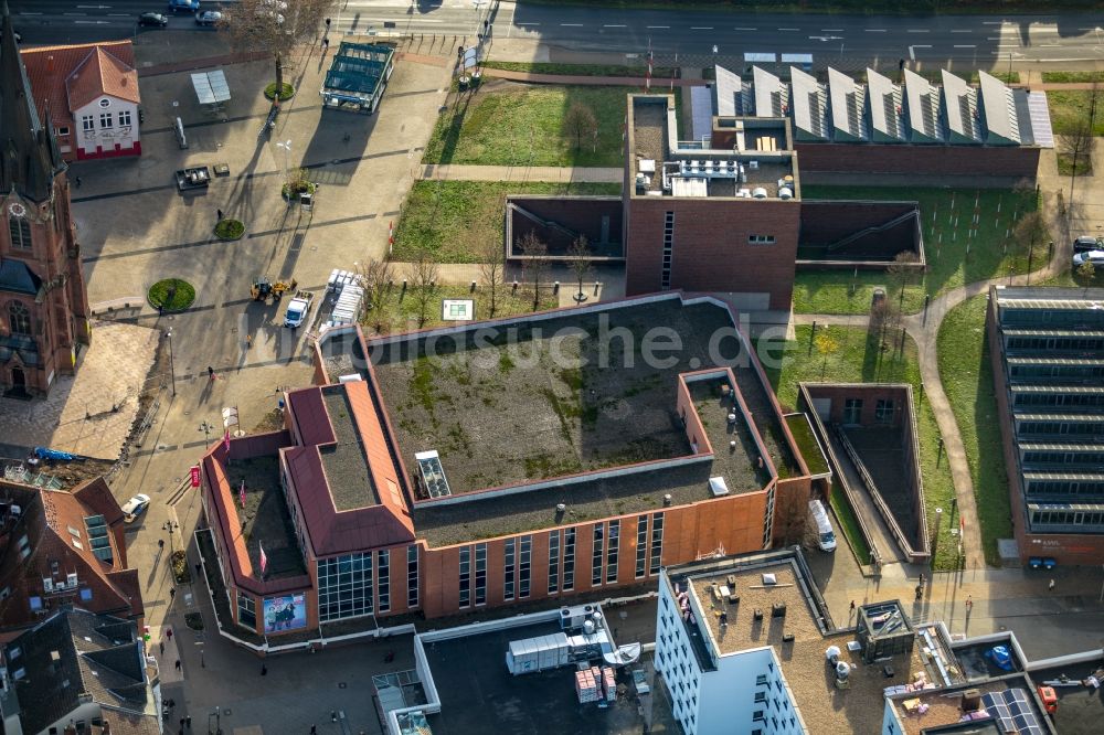 Herne aus der Vogelperspektive: Leerstehendes ehemaliges Kaufhaus- Gebäude der Adler Modemärkte AG in Herne im Bundesland Nordrhein-Westfalen, Deutschland