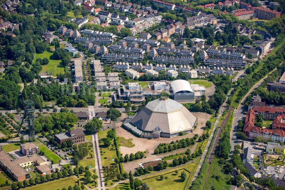 Oberhausen aus der Vogelperspektive: Leerstehendes, ungenutztes Gebäude des Gartencenters der Garten Dom GmbH in Oberhausen im Bundesland Nordrhein-Westfalen