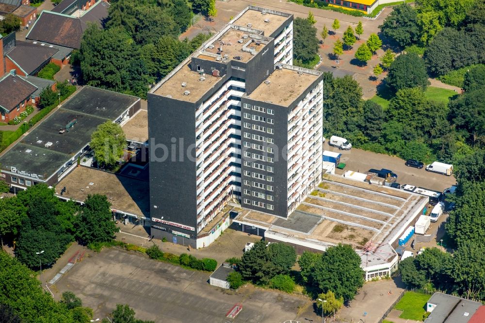 Luftbild Gladbeck - Leerstehendes, ungenutztes Gebäude Schwechater Straße in Gladbeck im Bundesland Nordrhein-Westfalen