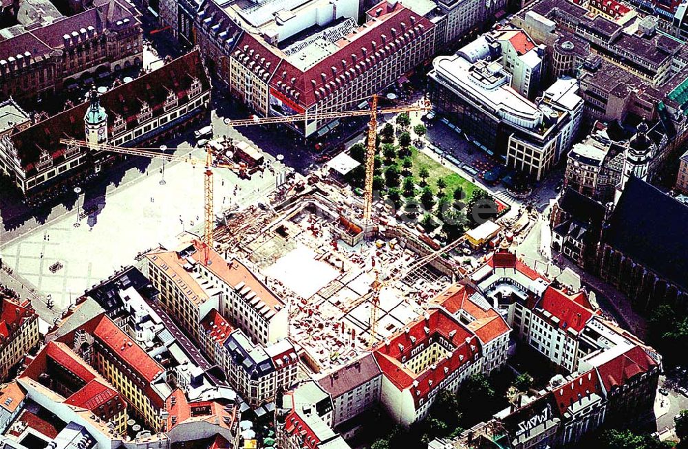 Leipzig / Sachsen von oben - Leipzig / Sachsen Blick auf die Baustelle für Geschäfts- und Bürokomplex der KG Stoffel am Alten Markt, südlich vom Leipziger Hauptbahnhof (rechts: die Nikolai-Kirche)