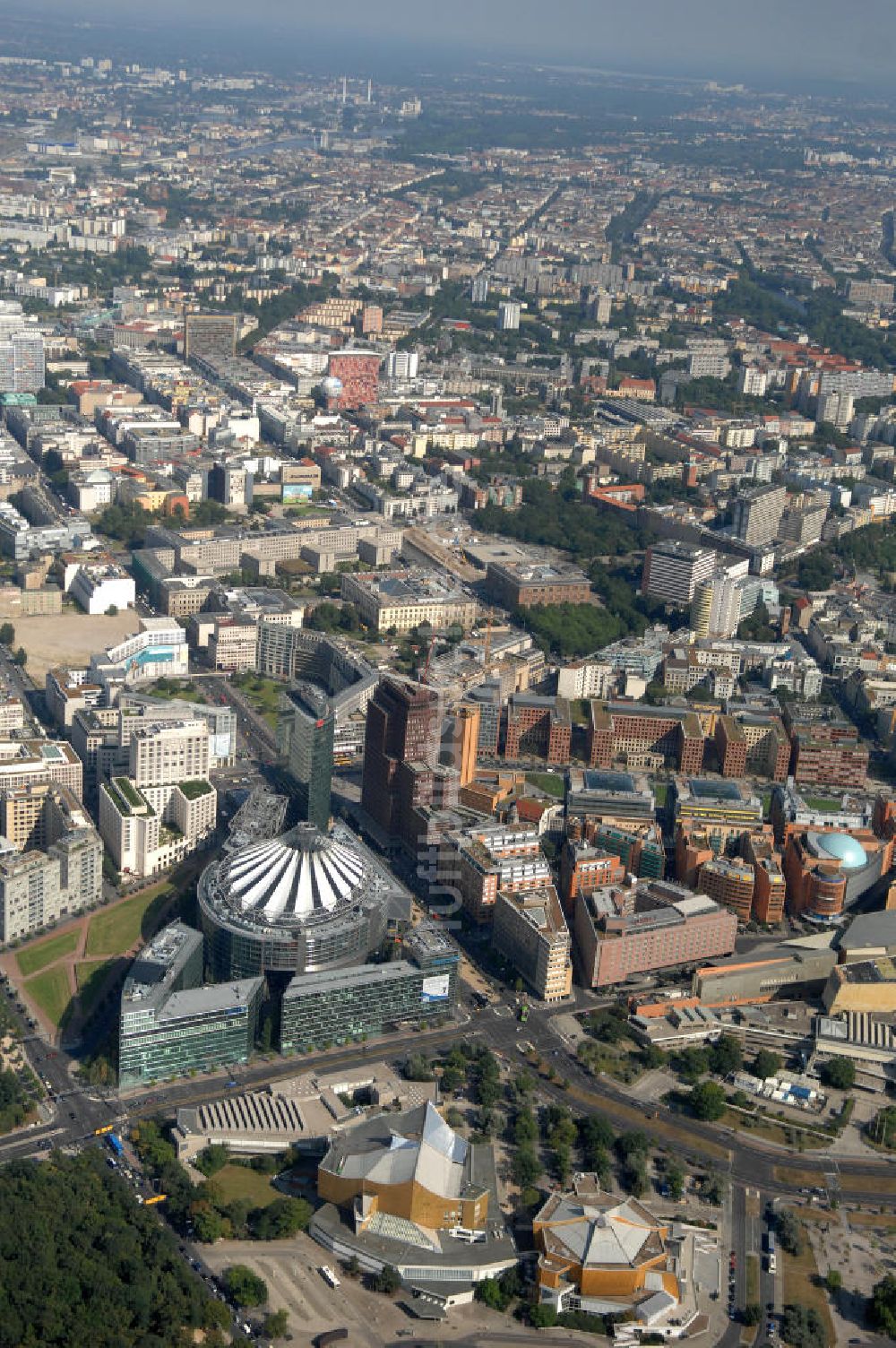 Luftaufnahme Berlin - Leipziger Straße in Berlin