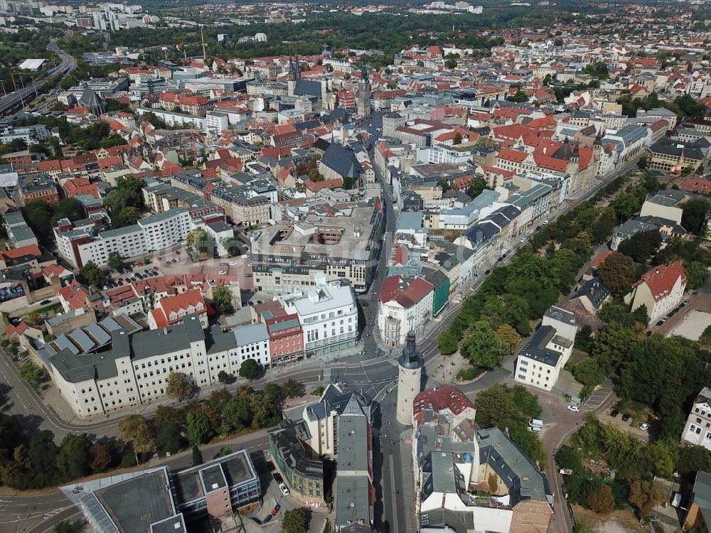 Halle (Saale) aus der Vogelperspektive: Leipziger Turm und die Leipziger Straße ( Boulevard ) in Halle an der Saale im Bundesland Sachsen-Anhalt