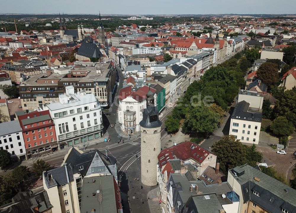 Luftaufnahme Halle (Saale) - Leipziger Turm und die Leipziger Straße ( Boulevard ) in Halle an der Saale im Bundesland Sachsen-Anhalt