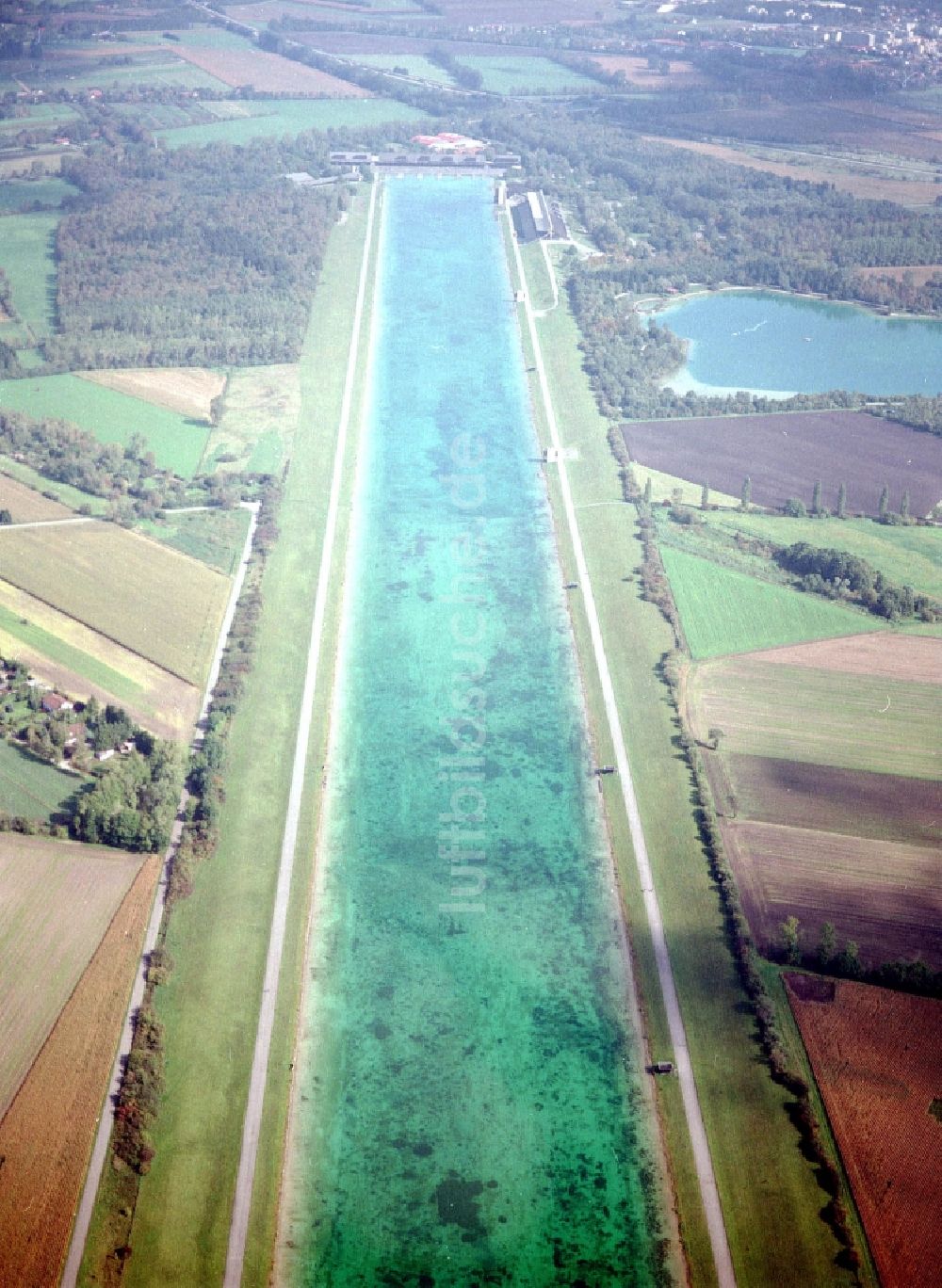 Oberschleißheim aus der Vogelperspektive: Leistungssport- Zentrum der Regattastrecken - Rennbahn Olympia-Regattastrecke an der Dachauer Straße in Oberschleißheim im Bundesland Bayern, Deutschland