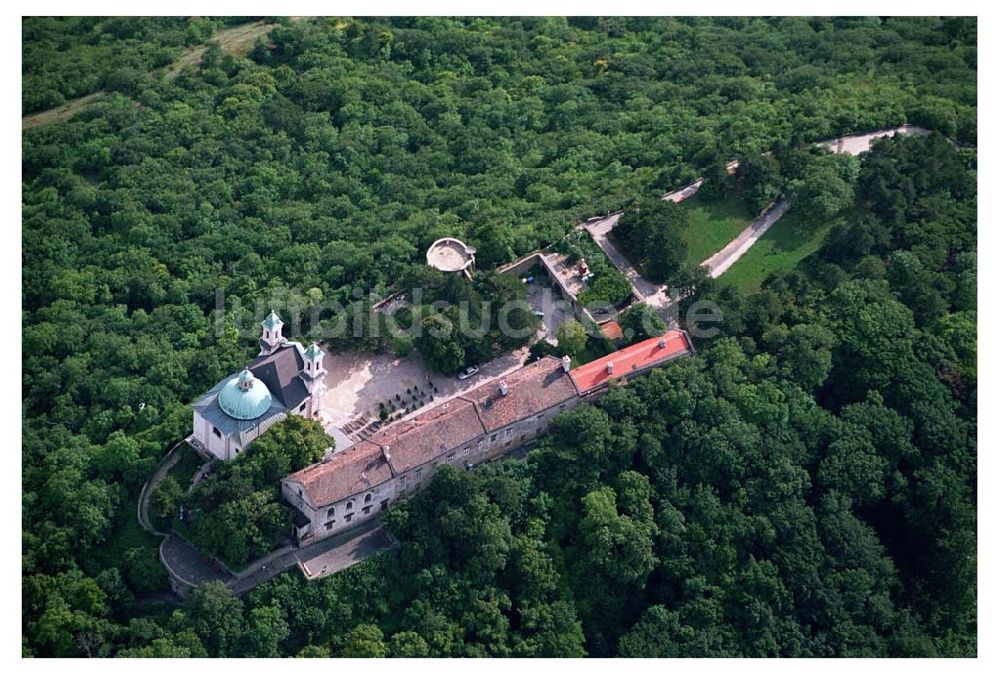 Luftaufnahme Wien (Österreich) - Leopoldsberg und der Kapelle St. Leopold - Wien (Österreich)