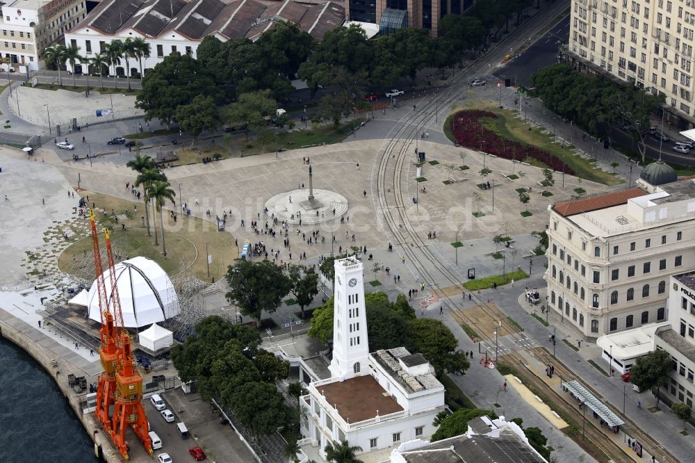 Rio de Janeiro von oben - Letzte Olympiade - Vorbeireitungs- Baustellen an der Copacabana in Rio de Janeiro in Brasilien