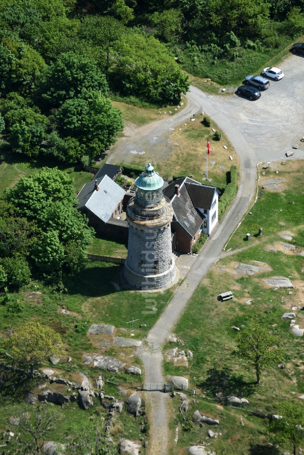 Luftbild Allinge - Leuchtturm als historisches Seefahrtszeichen im Küstenbereich der Ostsee auf der Insel Bornholm in Allinge in Region Hovedstaden, Dänemark